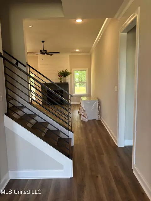 Entry Way - 5189 Crick Ln, Hernando, MS 38632 photo 1 of 1