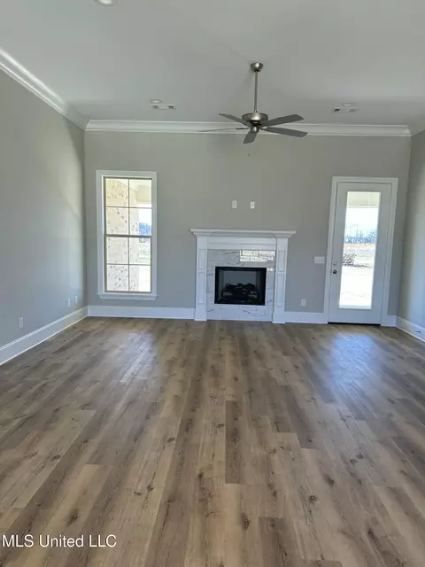Living - 489 Aurora Cir, Canton, MS 39046 photo 1 of 2
