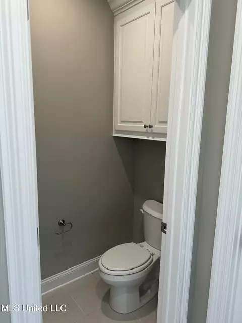Bath - 489 Aurora Cir, Canton, MS 39046 photo 4 of 7