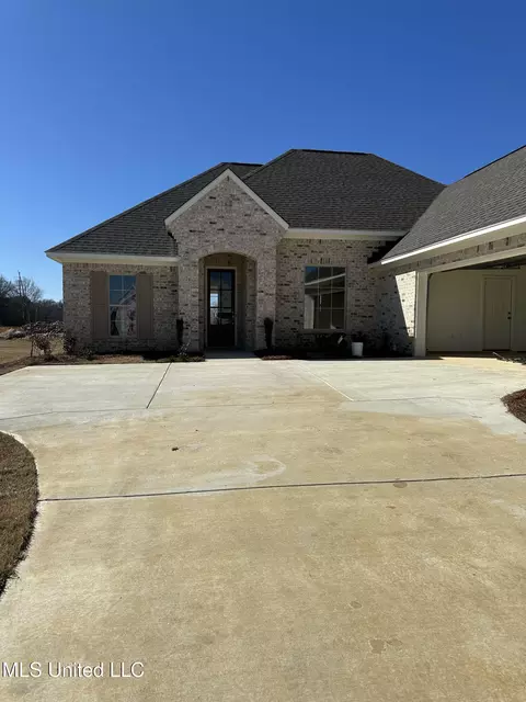 489 Aurora Cir, Canton, MS 39046