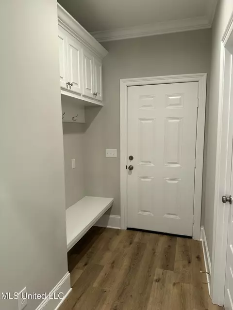 Entry Way - 489 Aurora Cir, Canton, MS 39046 photo 2 of 2