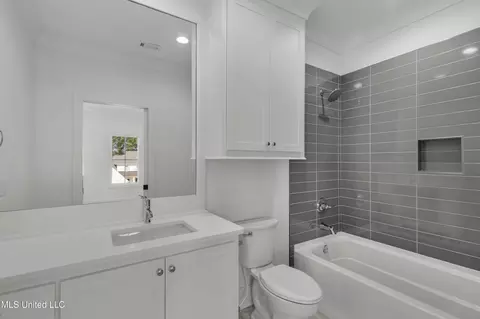 Bath - 109 Eastwick Dr, Madison, MS 39110 photo 10 of 10