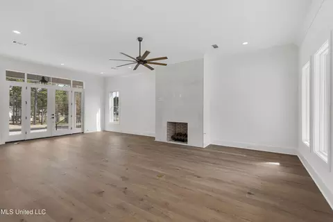 Living - 109 Eastwick Dr, Madison, MS 39110 photo 3 of 9