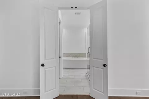 Entry Way - 109 Eastwick Dr, Madison, MS 39110 photo 4 of 12