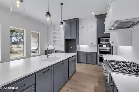 Kitchen - 109 Eastwick Dr, Madison, MS 39110 photo 4 of 5