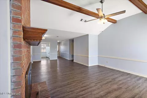 Living - 42 Meadowoods Ter, Jackson, MS 39211 photo 3 of 5