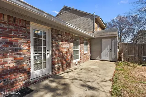 Exterior - 42 Meadowoods Ter, Jackson, MS 39211 photo 3 of 7