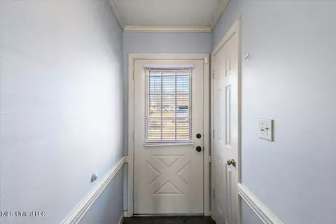 Entry Way - 42 Meadowoods Ter, Jackson, MS 39211 photo 1 of 3