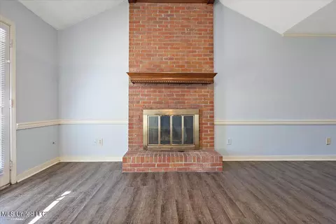 Living - 42 Meadowoods Ter, Jackson, MS 39211 photo 5 of 5