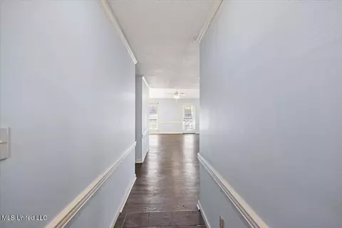 Entry Way - 42 Meadowoods Ter, Jackson, MS 39211 photo 2 of 3