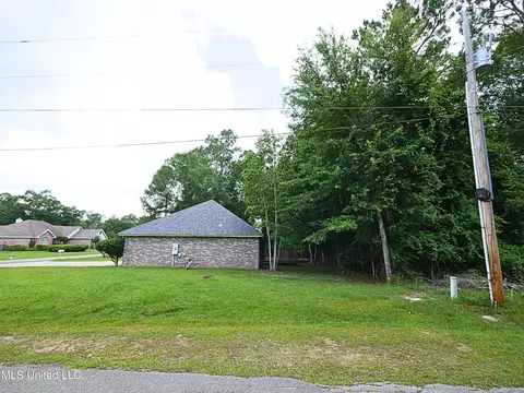 846 Kimo Ct, Diamondhead, MS 39525 photo 2