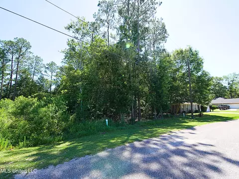 846 Kimo Ct, Diamondhead, MS 39525 photo 4
