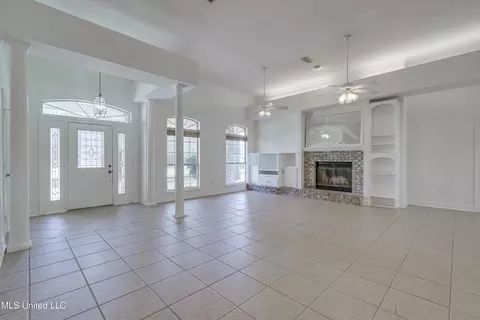 Living - 6809 Hilo St, Diamondhead, MS 39525 photo 2 of 7