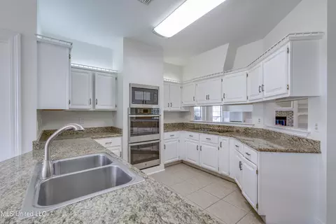 Kitchen - 6809 Hilo St, Diamondhead, MS 39525 photo 3 of 7