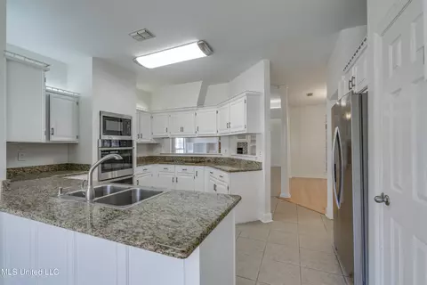 Kitchen - 6809 Hilo St, Diamondhead, MS 39525 photo 2 of 7