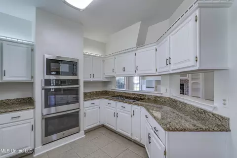 Kitchen - 6809 Hilo St, Diamondhead, MS 39525 photo 4 of 7