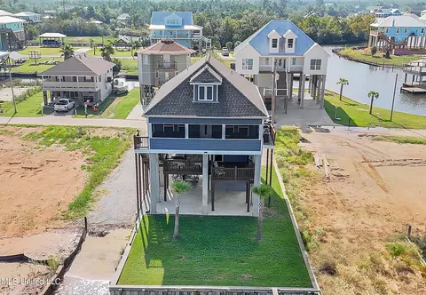 4049 Devon St, Bay Saint Louis, MS 39520