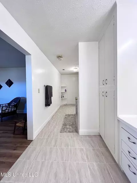 Entry Way - 3632 Tank Rd, Terry, MS 39170 photo 1 of 4