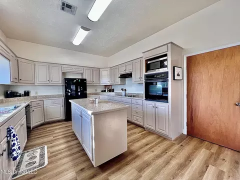 Kitchen - 3632 Tank Rd, Terry, MS 39170 photo 5 of 7