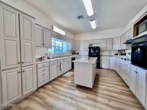 Kitchen - 3632 Tank Rd, Terry, MS 39170 photo 3 of 7