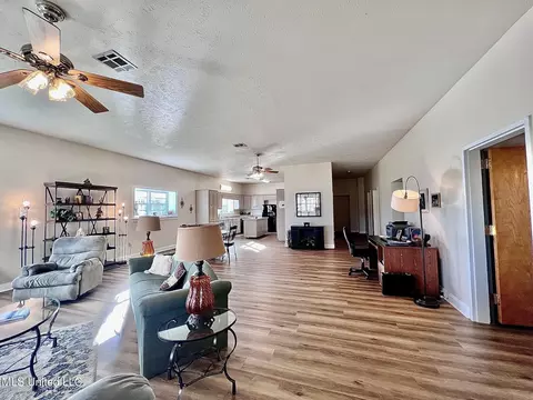 Living - 3632 Tank Rd, Terry, MS 39170 photo 2 of 4