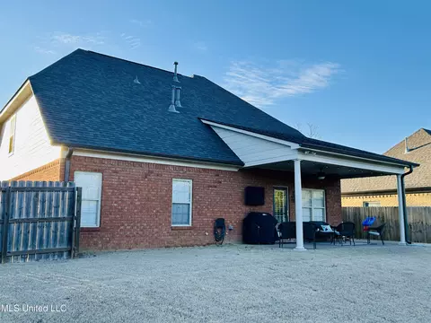 2388 Della St, Hernando, MS 38632 photo 2
