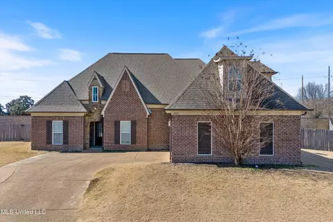 3033 Raspberry Red Cv, Southaven, MS 38672