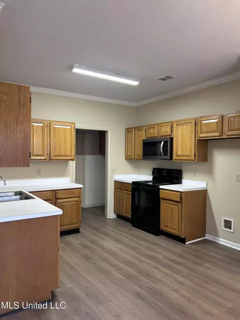 Kitchen - 200 N Shadow Lake Dr, Clinton, MS 39056 photo 1 of 3