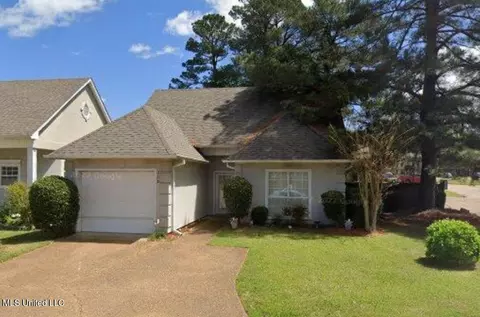 200 N Shadow Lake Dr, Clinton, MS 39056