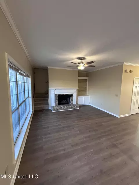 Living - 200 N Shadow Lake Dr, Clinton, MS 39056 photo 1 of 3