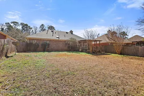 Exterior - 261 Azalea Ct, Brandon, MS 39047 photo 6 of 7
