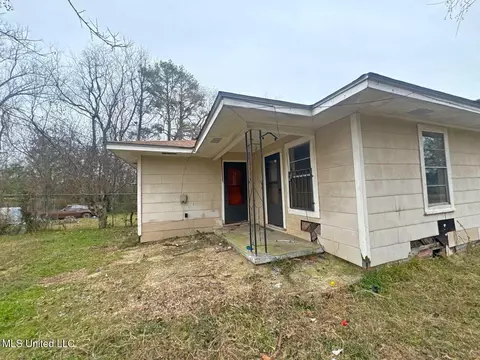 Exterior - 3288 Burch St, Jackson, MS 39209 photo 5 of 8