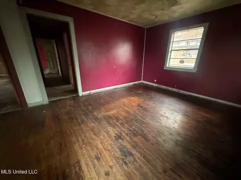 Living - 3288 Burch St, Jackson, MS 39209 photo 3 of 3