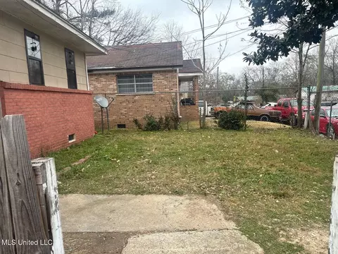 Exterior - 3288 Burch St, Jackson, MS 39209 photo 8 of 8