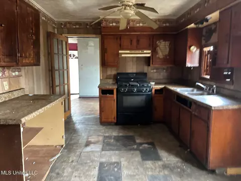 Kitchen - 3288 Burch St, Jackson, MS 39209 photo 1 of 2