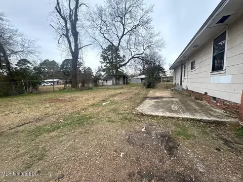 Exterior - 3288 Burch St, Jackson, MS 39209 photo 3 of 8