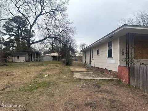 Exterior - 3288 Burch St, Jackson, MS 39209 photo 6 of 8