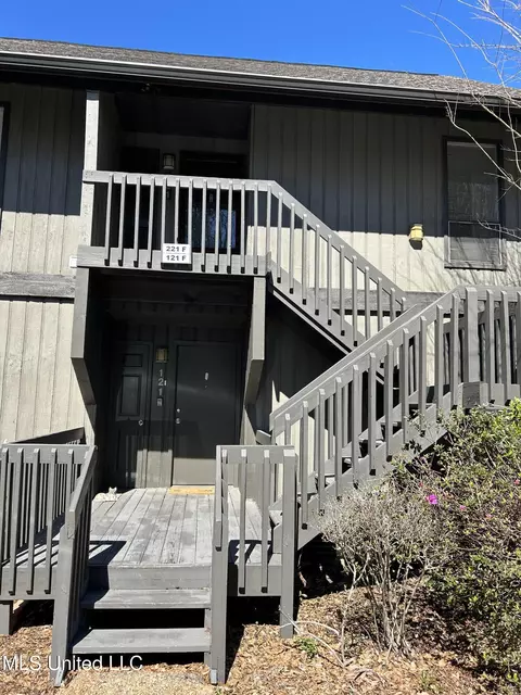 221 Lanai Vlg #F, Diamondhead, MS 39525
