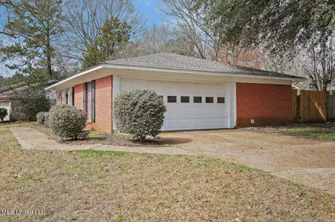 Exterior - 126 Mayfair Dr, Jackson, MS 39212 photo 4 of 7