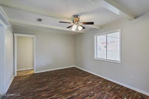 Living - 126 Mayfair Dr, Jackson, MS 39212 photo 3 of 7