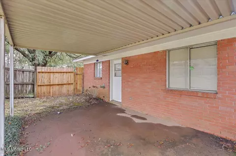 Exterior - 126 Mayfair Dr, Jackson, MS 39212 photo 5 of 7