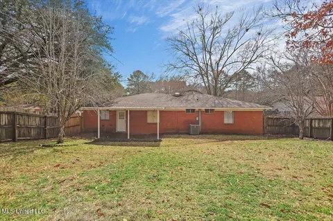 Exterior - 126 Mayfair Dr, Jackson, MS 39212 photo 6 of 7