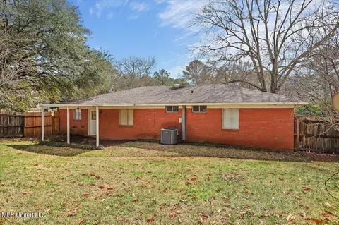 Exterior - 126 Mayfair Dr, Jackson, MS 39212 photo 7 of 7