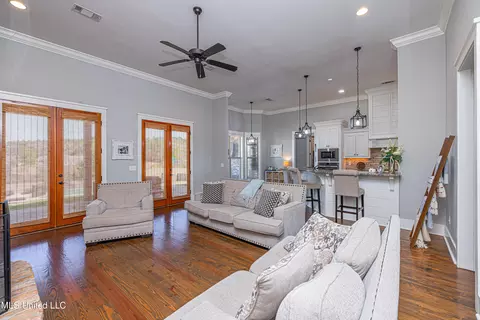 Living - 277 Williams Rd, Florence, MS 39073 photo 4 of 5