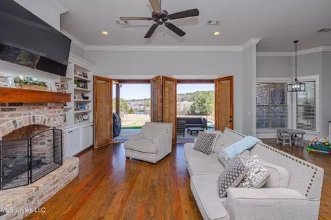 Living - 277 Williams Rd, Florence, MS 39073 photo 5 of 5