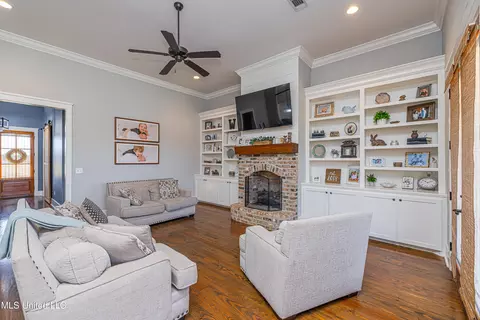 Living - 277 Williams Rd, Florence, MS 39073 photo 3 of 5