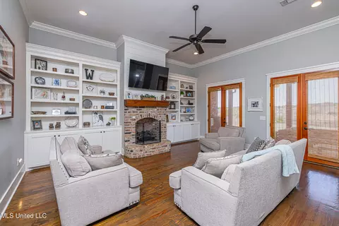 Living - 277 Williams Rd, Florence, MS 39073 photo 2 of 5