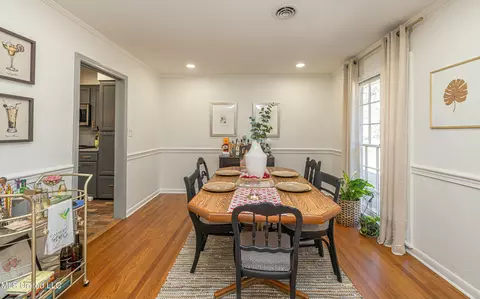 Dining - 2015 Cherokee Dr, Jackson, MS 39211 photo 2 of 3