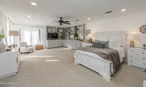 Bedroom - 2015 Cherokee Dr, Jackson, MS 39211 photo 1 of 8