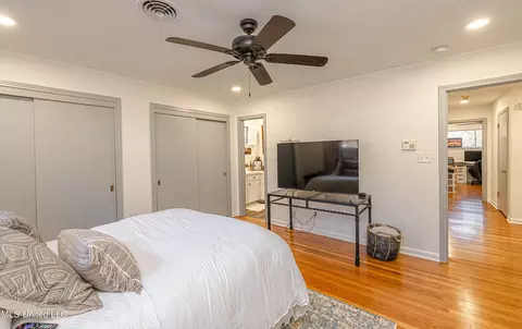 Bedroom - 2015 Cherokee Dr, Jackson, MS 39211 photo 6 of 8